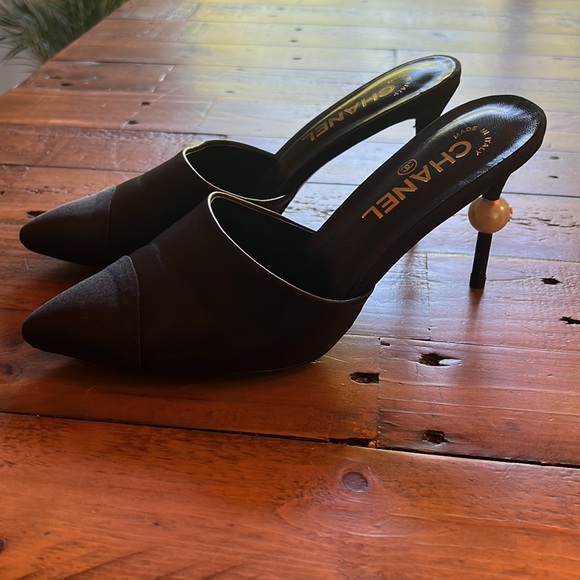 Chanel kitten heels - Picture 2 of 5